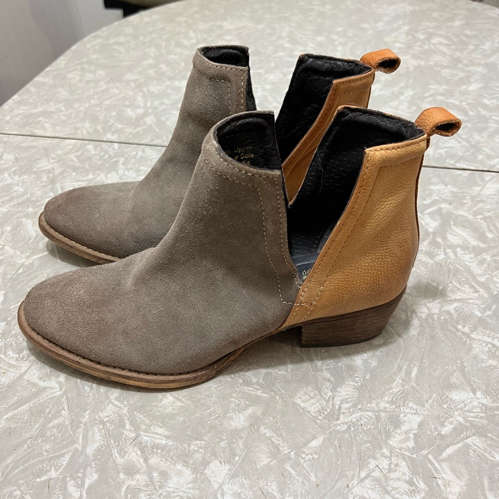 Grey Booties - Picture 4 of 9